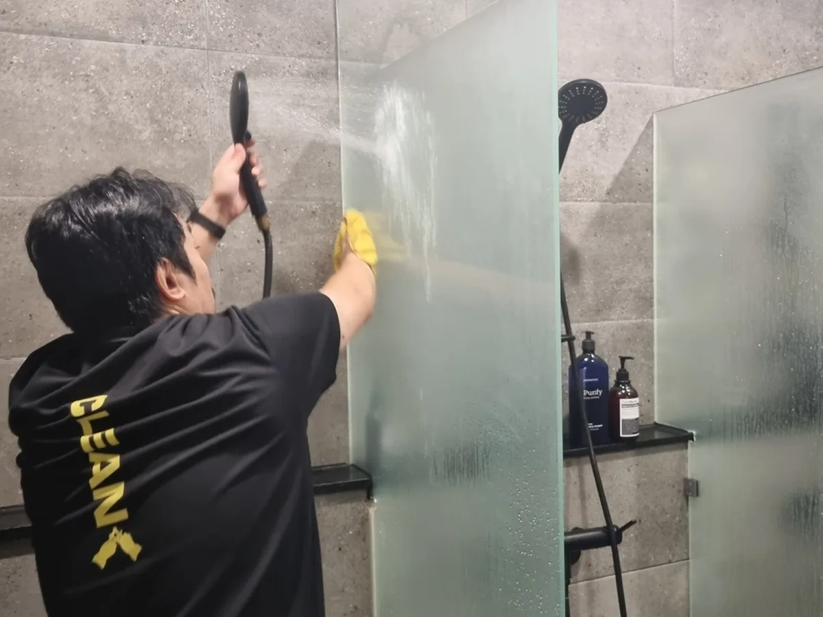 옥천군 안내면 건물 세면대·파우더룸 바닥 위생청소 사례 - 행진크린