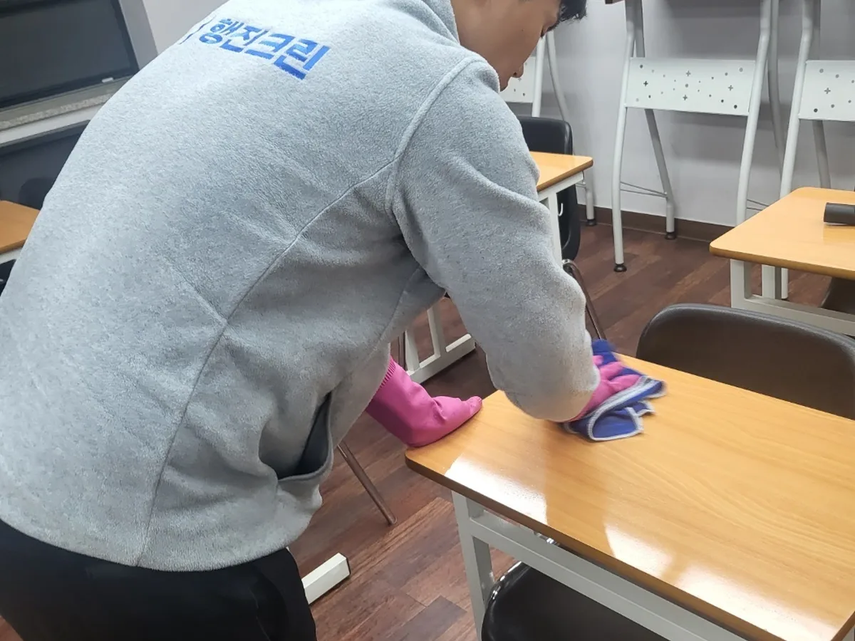 옥천군 군서면 유치원 책걸상 교실 위생청소 사례 - 행진크린